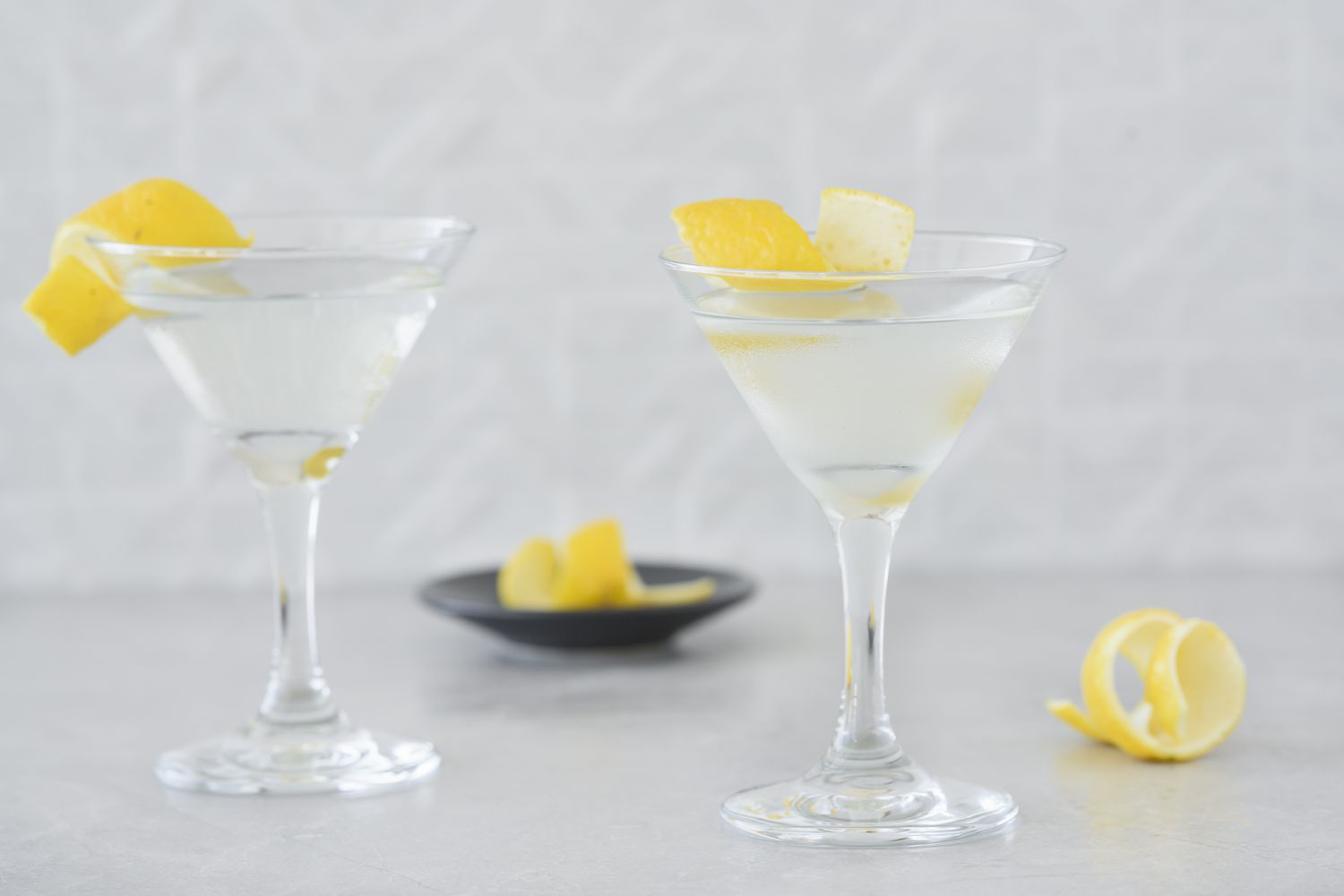 🍸 How to Make a Classic Martini with a 3-Piece Bartender Kit | Skycorps Cocktail Guide