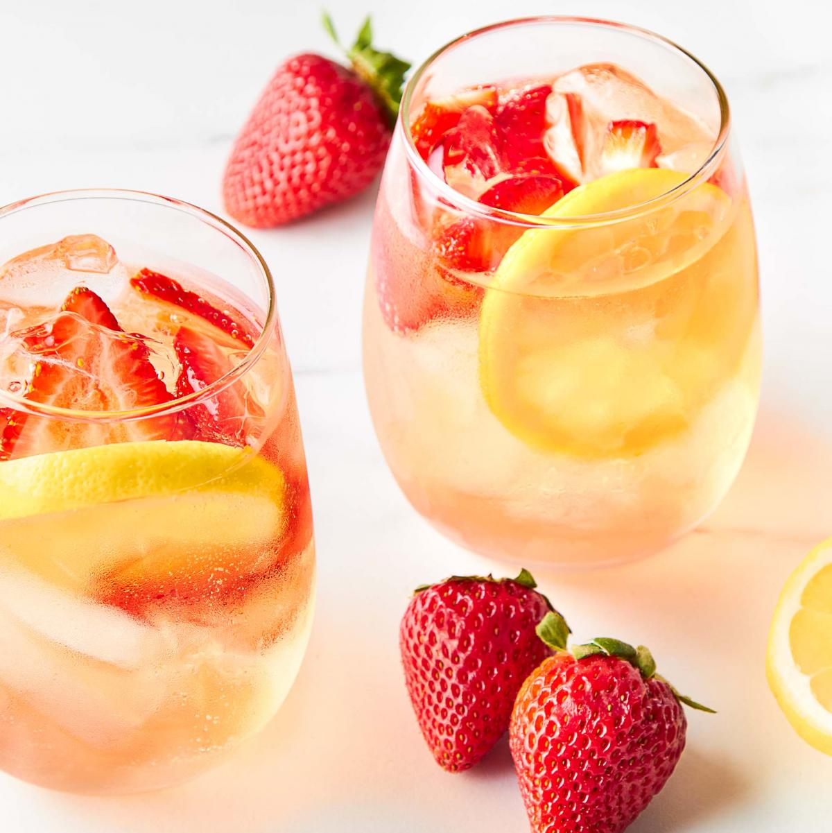 🍓 Strawberry Citrus Spritz – Fruity & Refreshing Home Cocktail